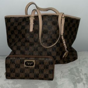 Michael Kors Large Tote w/ matching wallet